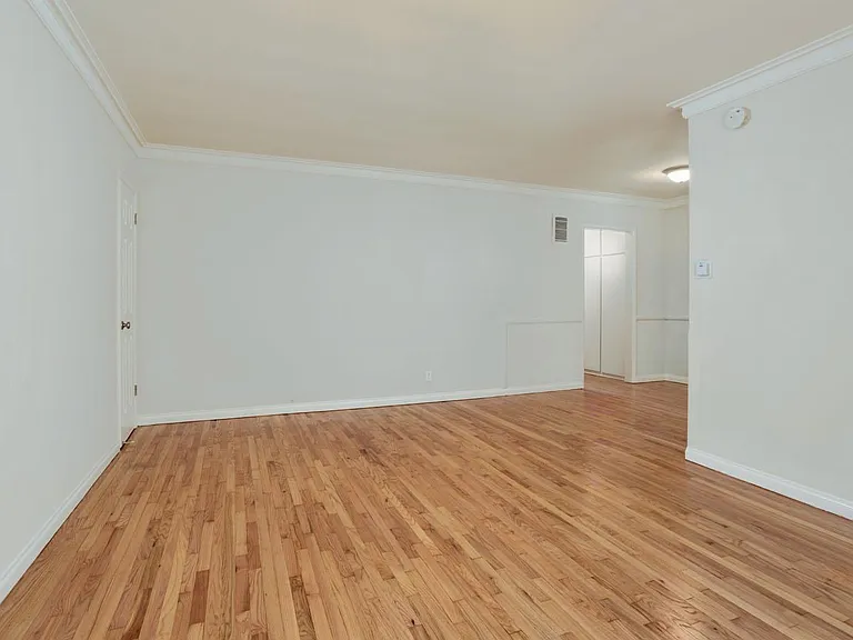 1953 Cheremoya Ave #1 — Photo 3
