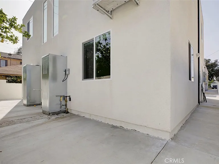 1070 Allen Ave #D — Photo 23