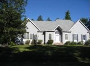 39 Knowles Mill Rd, Chester, NH 03036