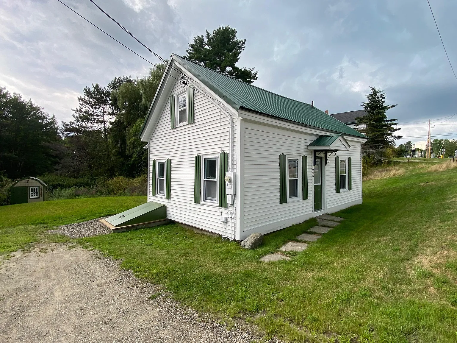 2 bed, 744 sqft, $1,800 — Photo 1