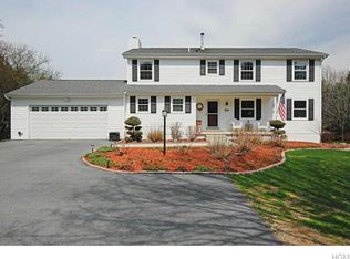 317 Overlook Rd, Poughkeepsie, NY 12603