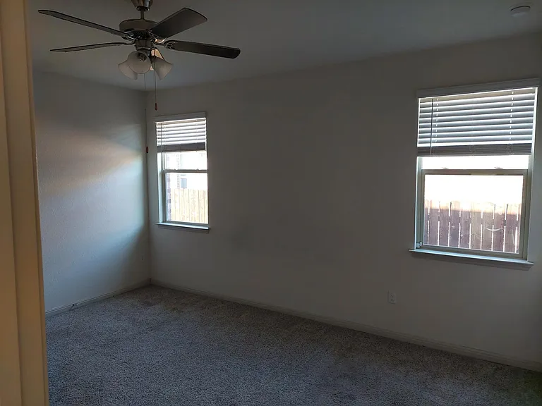 18400 Calasetta Dr — Photo 10