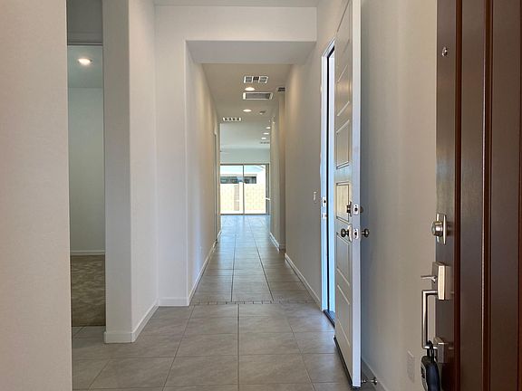 5th image of 2133 E Oriole Dr