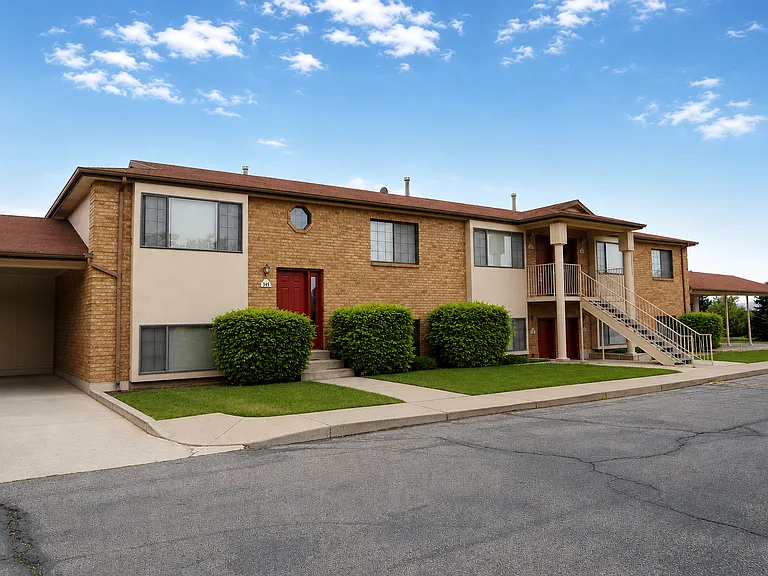 662 N 360 W — Photo 3
