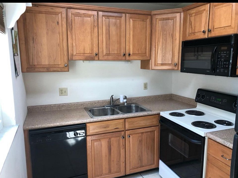 1st image of 41 Woodland Dr APT 103