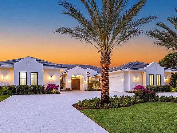 2nd image of 2775 Ave Au Soleil