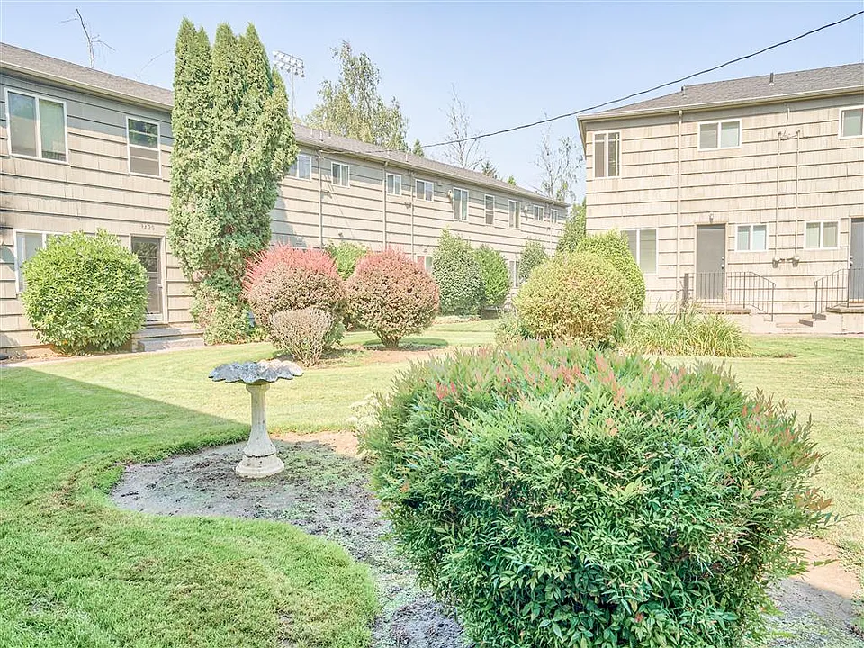 Powell Gardens Apartments