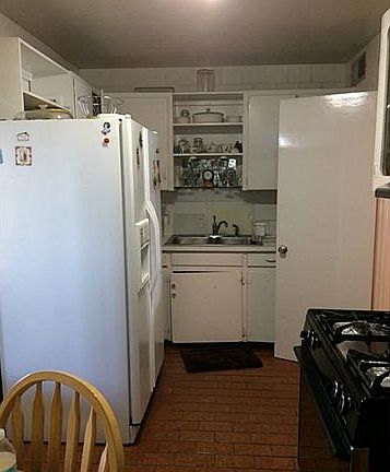 5th image of 216 Foster Dr