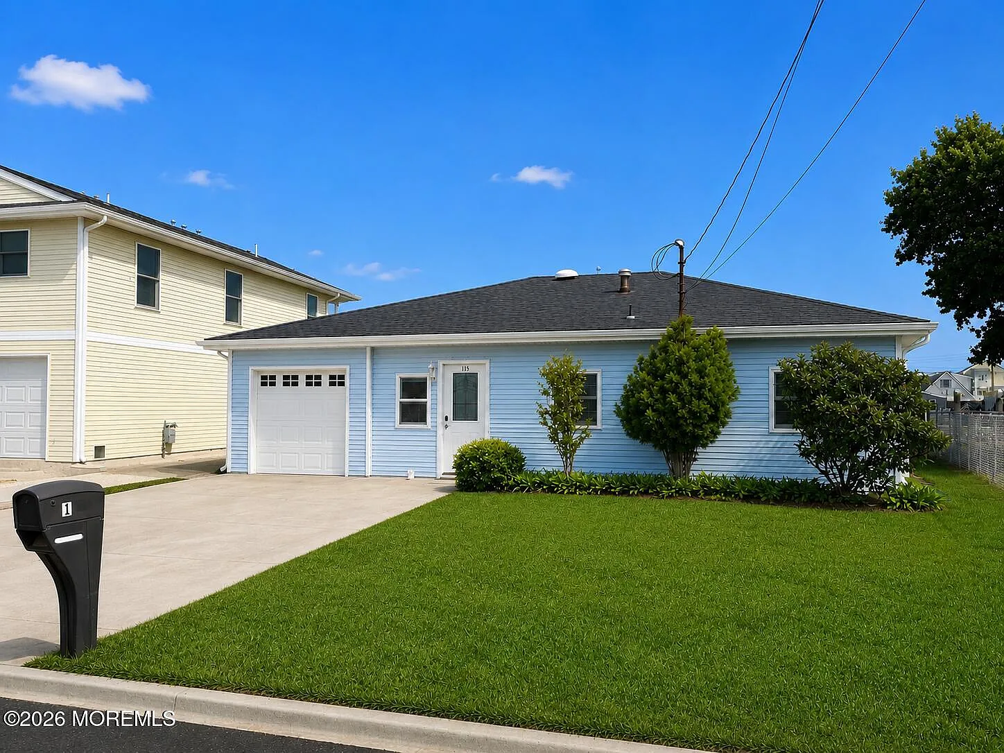 3 bed, 1352 sqft, $2,600 — Photo 2