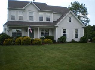 495 Sleepy Hollow Farm Rd, Warwick, RI 02886