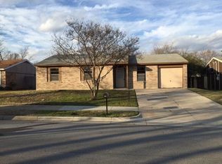 809 Edgemont Dr, Arlington, TX 76017
