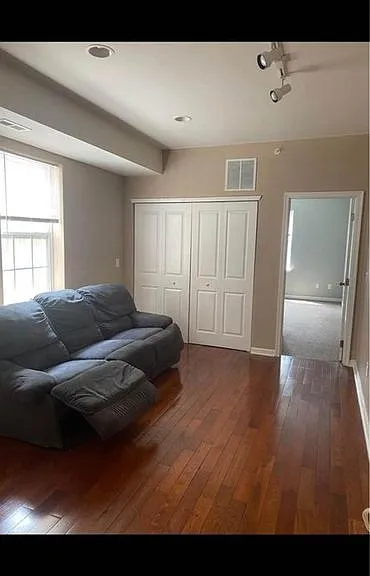 2356 N Park Ave #B2 — Photo 6