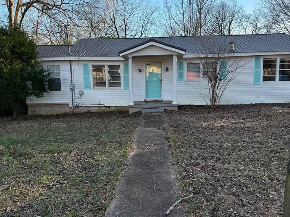 108 Hendricks St, Talladega, AL 35160