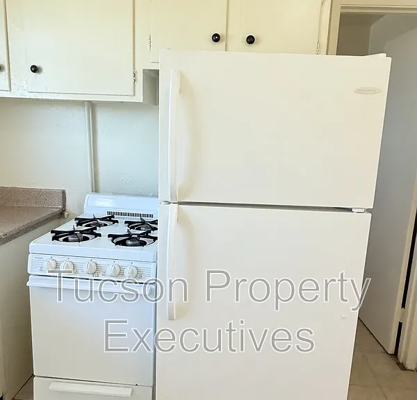 240 W Sahuaro St #12 — Photo 4