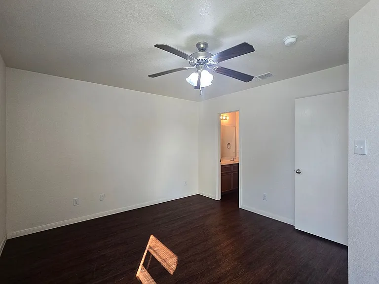 3807 John Chisholm Loop #A — Photo 12