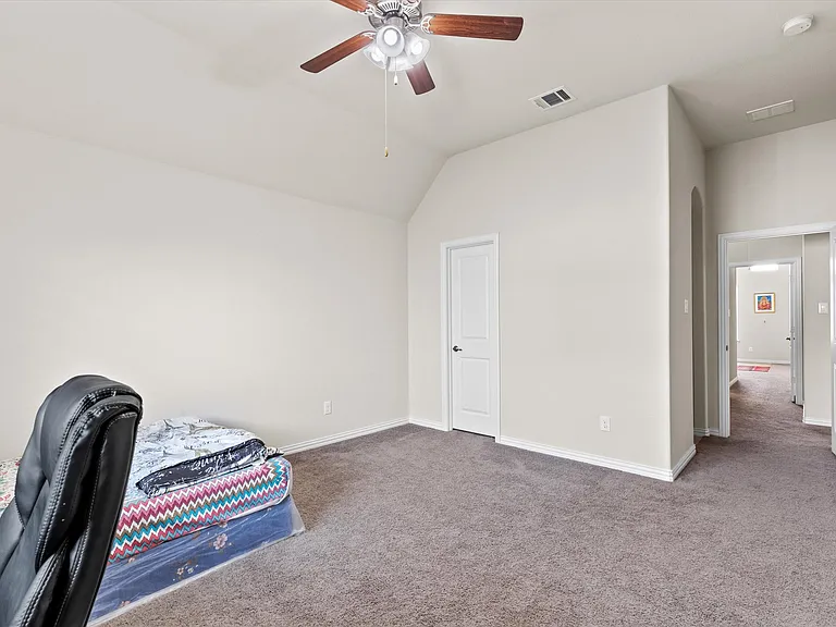 10611 Ferdinand Vw — Photo 23