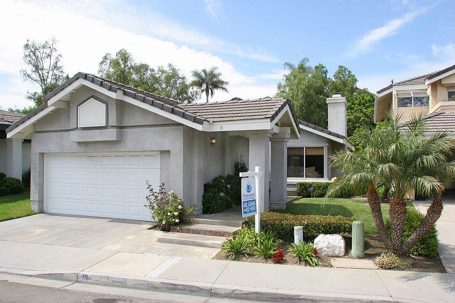 Modern Disign with great curb appeal