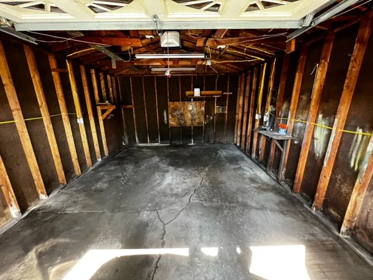8908 Hilton St — Photo 23