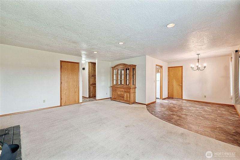 4th image of 3108 Louisiana Street