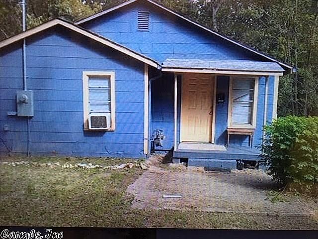1st image of 229 N Laurel St