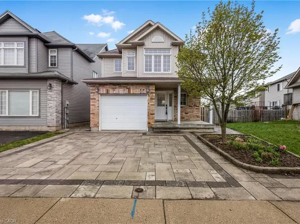 102 Iron Gate St, Kitchener, ON N2N 3R6