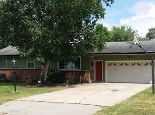 7492 Magnolia Dr, Jenison, MI 49428