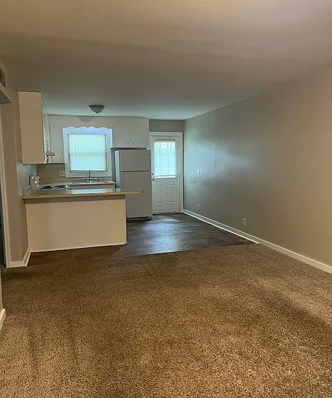 918 Ewing Blvd #B — Photo 3