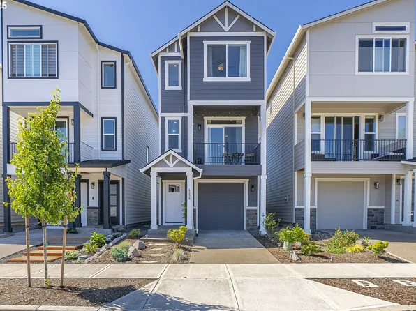 4258 E Willakenzie St, Newberg, OR 97132