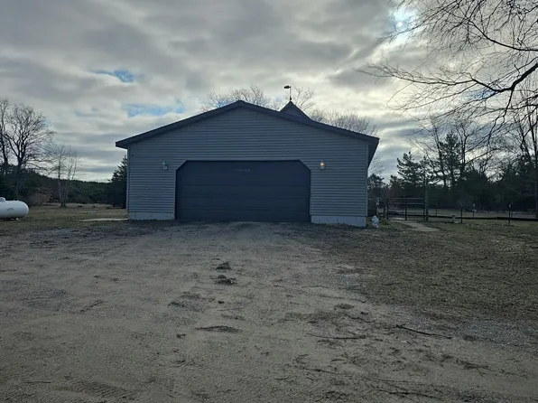 9576 W 28th Rd, Mesick, MI 49668