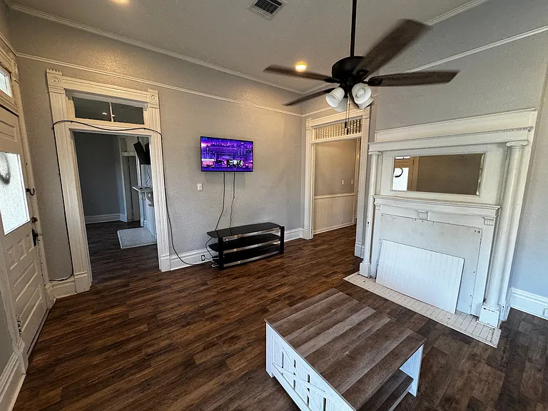 802 Main St — Photo 11