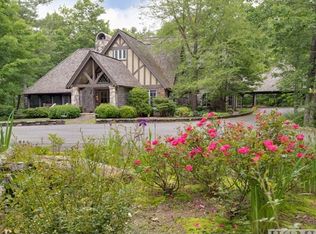 851 Silver Springs Rd, Cashiers, NC 28717