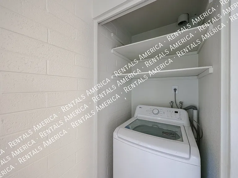 3550 E Voltaire Dr — Photo 12