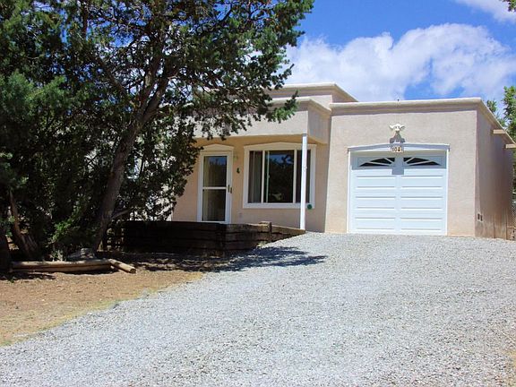 front of house looking up driveway