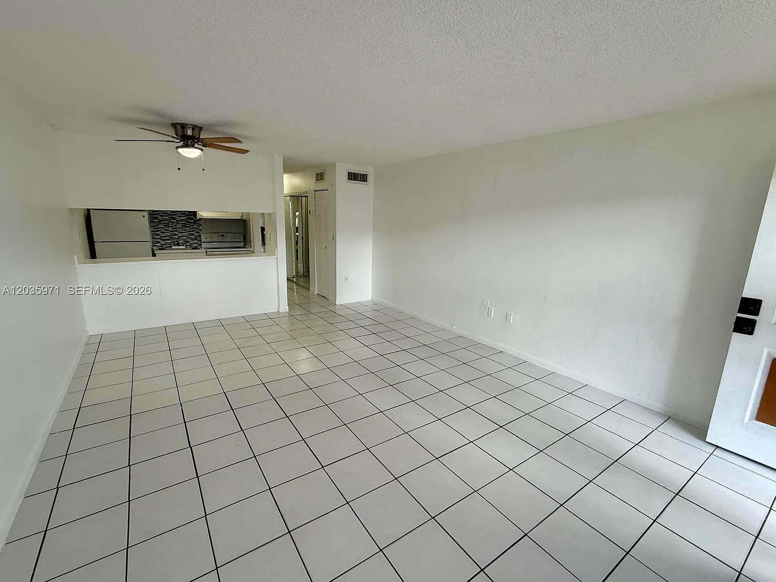 New World Condo Apts Iii — Photo 3