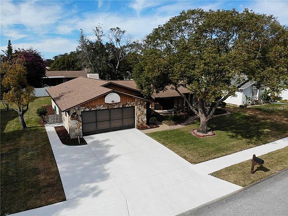 2nd image of 7905 Willow Brook Ct