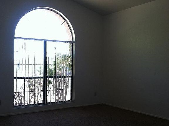 4th image of 13418 S 38th Pl