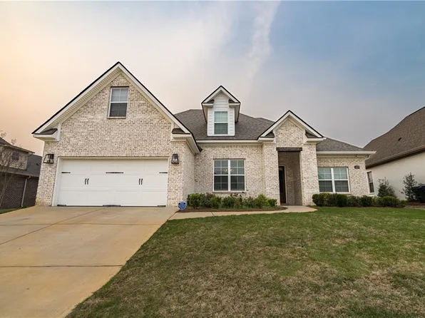 157 Vineyard Ct, Auburn, AL 36830