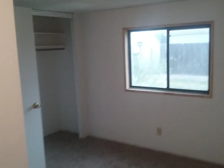 654 N Warren Rd — Photo 3