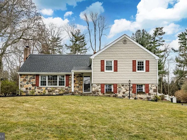 137 Wooded Ln, Villanova, PA 19085