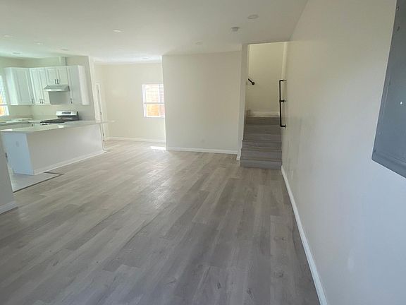 5th image of 9616 Odessa Ave