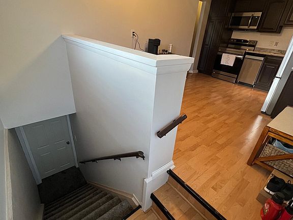 3rd image of 23041 Hoffman St