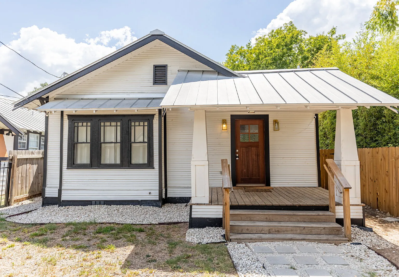 3 bed, 2.5 bath, 1886 sqft, $1,895 — Photo 1