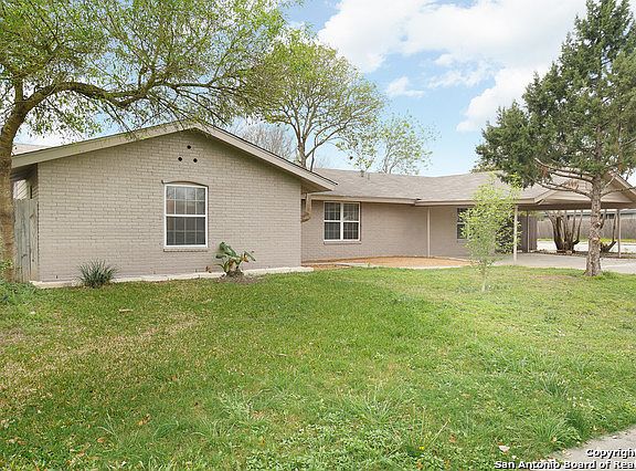 3rd image of 7362 Meadow Breeze Dr