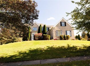 2041 Autumn Ridge Rd, Macungie, PA 18062