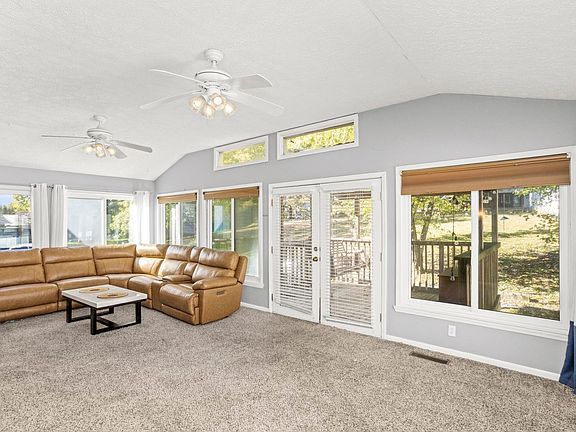 2nd image of 218 Cedarview Dr