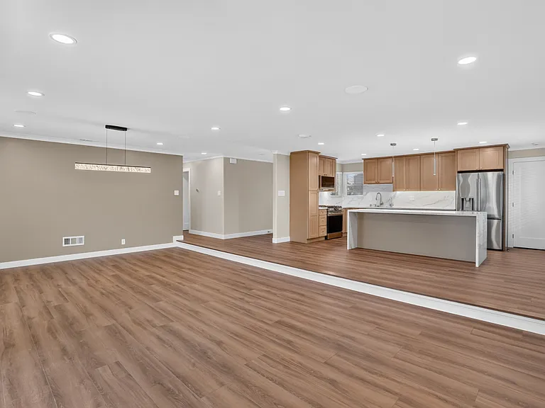2833 Sandbrook Ct — Photo 3