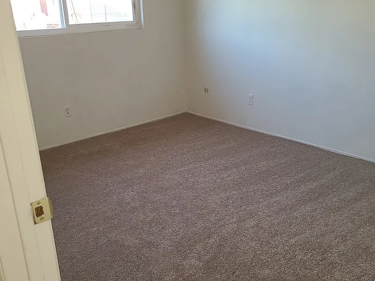 934 Emory St — Photo 6