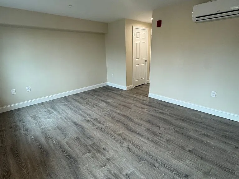 5 Pleasant St #201 — Photo 17