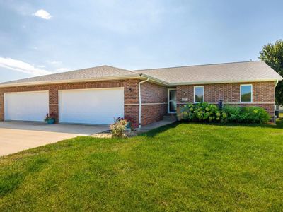 638 E Main St, Epworth, IA, 52045