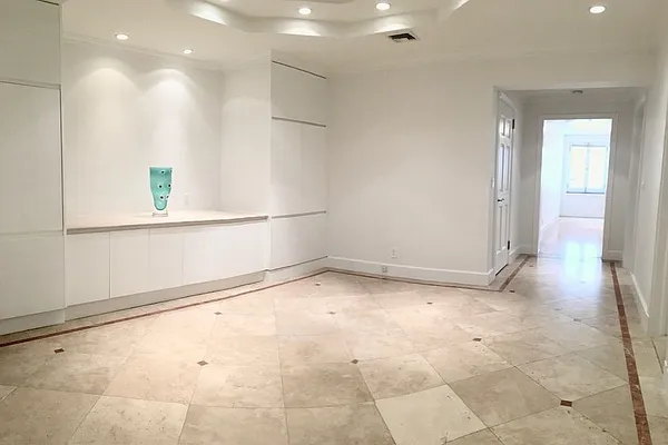 Rented by Corcoran | media 23